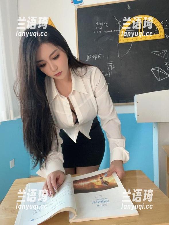 微密圈 - 120斤的小王同学的图集，带着些许旅拍的尴尬镜头