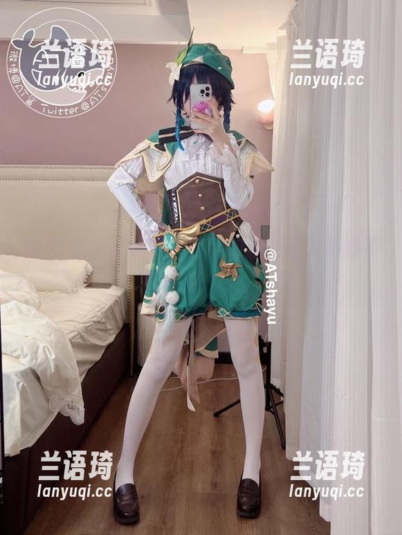 在AT鲨的图库中，刻晴的魅力让人不知不觉停留太久。