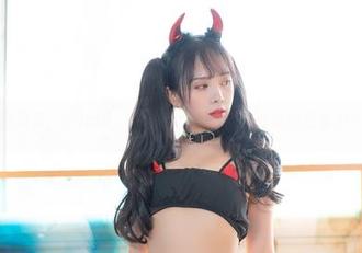 图册里，Dami(퀸다미)的女友如何挑战我的想象力？
