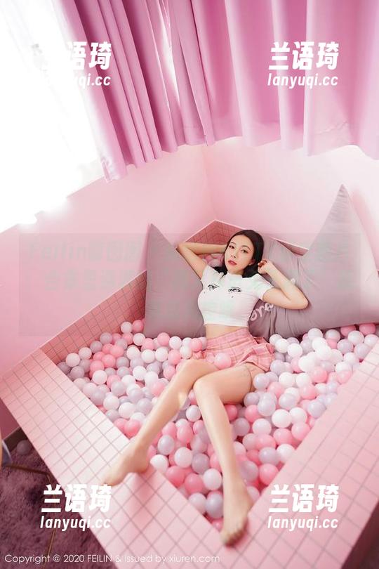 Feilin嗲囡囡-施忆佳KITTY Feilin嗲囡囡 - 施忆佳KITTY镂空图片:合集里满满的“我又掉进兔子洞了”感,有点失控哦。