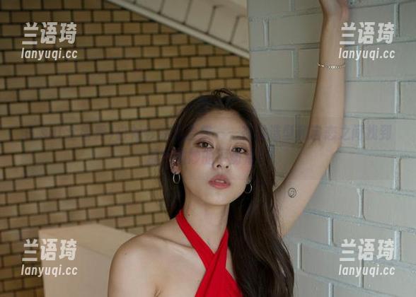 G.su(全智秀)白衬衫私房合集——在拗造型和自恋之间找到那个微妙的平衡点！