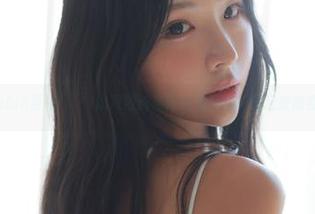 你见过Habin夏彬(하빈)这双最新高跟鞋照片吗？看起来像要上天了！