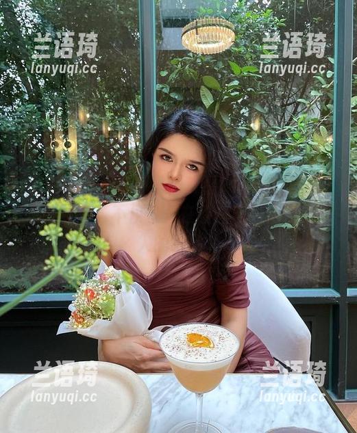 微密圈 - 不得不说，观看Jessie婕西的户外写真，不仅仅是在看…还有点想要融入的冲动。