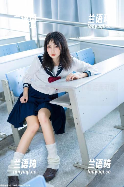 喵糖映画的黑色制服全套，下载后我可能整晚都走不动了…