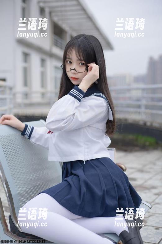 喵糖映画精选：夏日温泉新体验，女仆来给我调水温，别乱放奶茶！