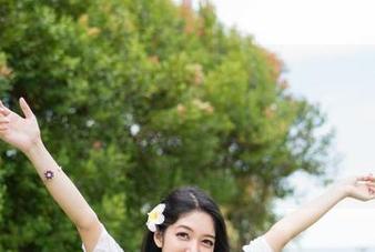 MiStar魅妍社 – 来了！夏依依脚步声不断，持续更新美足写真精选让你眼前一亮！