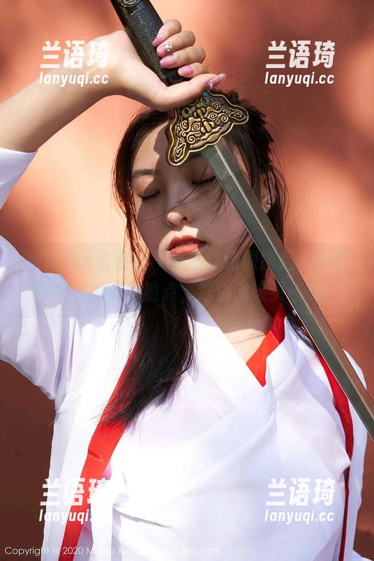MiiTao蜜桃社 - 更新这张原图后，李颖诗的棉袜成了重点，难道我该买一双？
