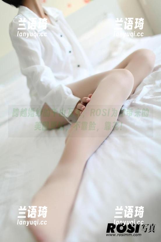 跨越婚纱的千山万水，ROSI为你带来的美图更新，不靠脸，靠花！