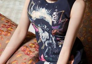 TouTiao头条女神 – 李丽莎的图册，丝滑袜子任你挑！