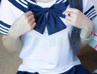 UGirls尤果网 – 阿依努尔瓦娅说了，下载她的御姐写真，畅享舒适对视！