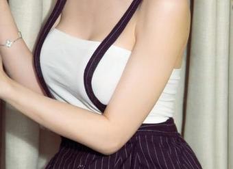 UGirls尤果网 – 加班到天亮？陈宝拉全集新作，秘书的另一面你见过吗？