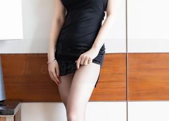XIAOYU语画界 – 天台上的那抹高清：玥儿玥er的壁纸气质大爆发