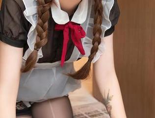 Xiuren秀人网 – 图集中的李丽莎水手服：当她出现在海面上，你以为是女神，这其实是一个意外！