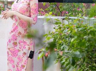 Xiuren秀人网 – 江真真在教室中徘徊，那些免费的写真真有个性，反正我看得云里雾里。