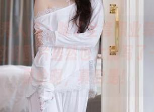 Xiuren秀人网 – 除了全套职业装，沐沐baby的这组图片居然也太能写了——值回票价啊，真的是！