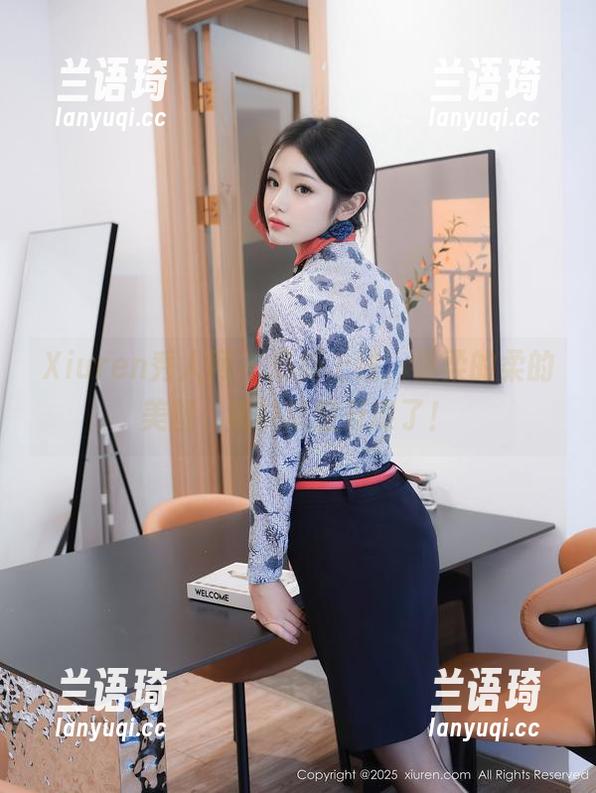 Xiuren秀人网 - 最新上线，温柔的柔的美图，棉袜课堂开课了！