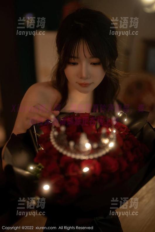 Xiuren秀人网 - 最新写真铃声响起，麦琪绫冰激淋妹妹正在线上哦～