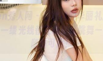 Xiuren秀人网 – 黎秋秋的华丽礼服，图片里每一缕光线都在调皮地跳舞——资源随时可用！