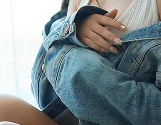 YouMi尤蜜荟 – 合法萝莉的制服亮相！图库里新添好风景，快瞧瞧吧！