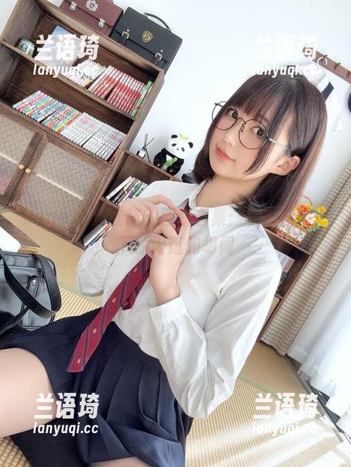 nagesa魔物喵的图片合集：在夏日阳光下的闲逛和胡闹
