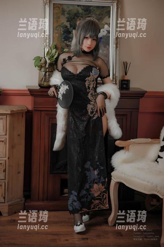 套装的魔力，nyako喵子大魔王写真集新鲜出炉，又猫又酷