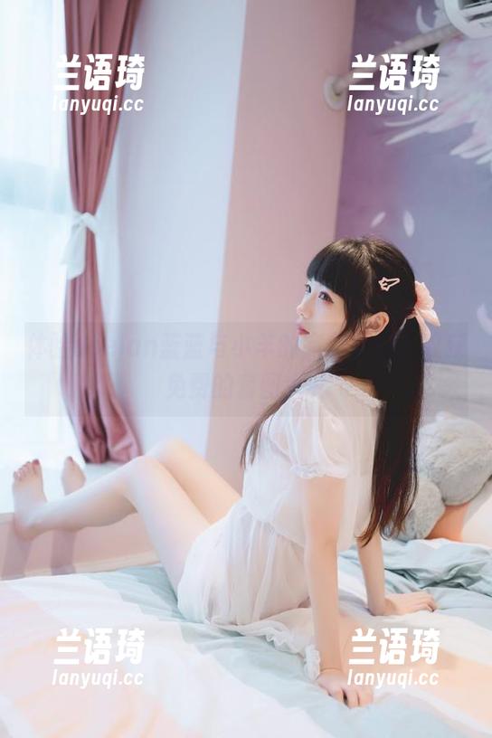 体验usejan蓝蓝与小羊的完美搭配，收获免费的套图大礼