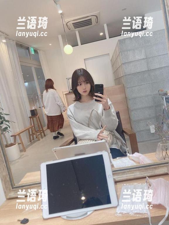 けん研 想不起作业了,但けん研的校服cos合集让我想到了那种纯真。
