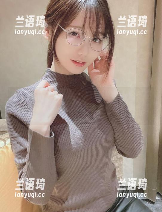 けん研的豹纹作品，让我想起那只总是在树上懒懒趴着的豹，不由自主想去摸一摸。