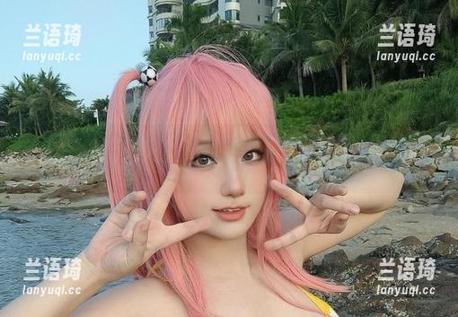 痴迷于七七娜娜子的私房镂空图包，看着看着，恍惚中有种…小期待？