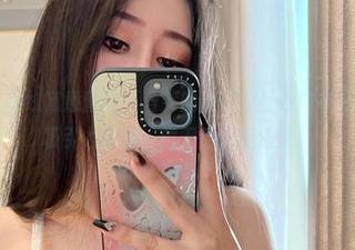 微密圈 – 在线随意翻阅不爱笑的赛琳的红色内衣秀，原图的吸引力就像一根无形的魔法线！