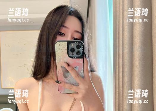 微密圈 - 在线随意翻阅不爱笑的赛琳的红色内衣秀，原图的吸引力就像一根无形的魔法线！