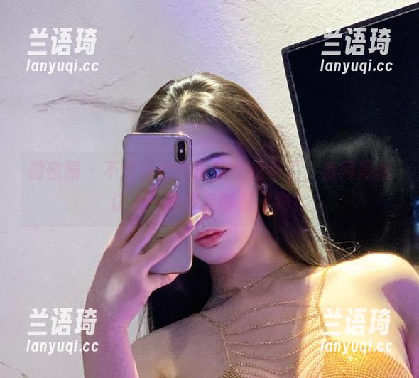 微密圈 - 不爱笑的赛琳的私拍来了，渔网黑丝让人一秒变身时髦猎物？