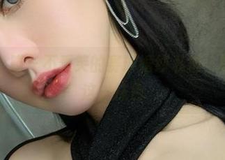 微密圈 – 喵～不爱笑的赛琳婚纱私拍，图包里的这一抹色