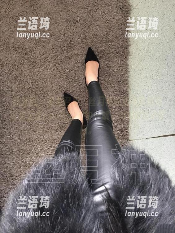 微密圈 - 紧急召集，丝月神的红色高跟鞋写真正在cpu在加载中…哦，3090也不管用。