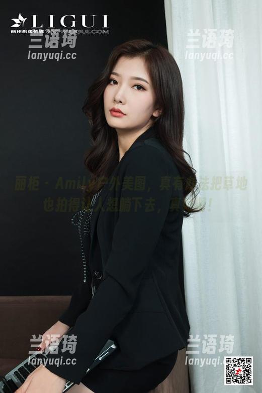 丽柜-Amily 丽柜 - Amily户外美图,真有办法把草地也拍得让人想躺下去,真好啊!