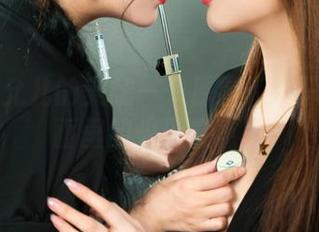 丽柜 – 允儿的美腿——原图？我只看到画面里的光影在飞舞