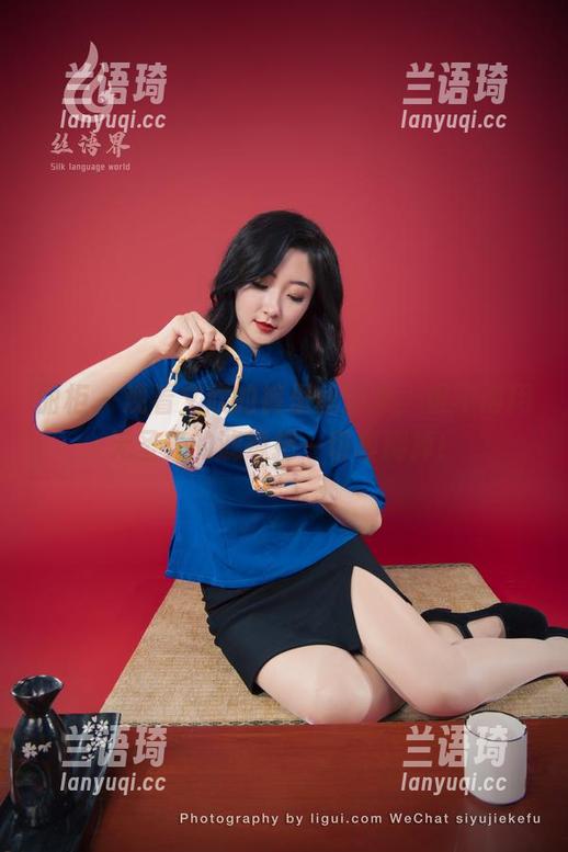 丽柜 - 观看文欣的裤里丝图集，恨不得用无圣光的滤镜把一切模糊掉！