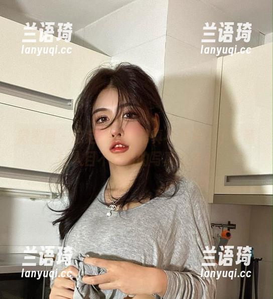 微密圈 - 这定制的短裙真不简单，于芷晴让人目不转睛的写真篇章。