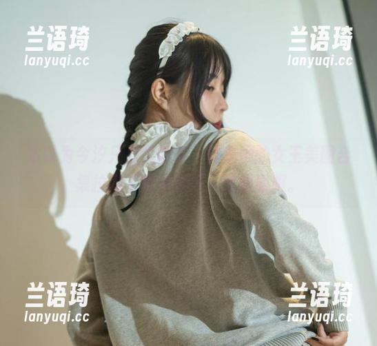 本以为今汐只是个博主，结果她的女王美图合集拉高了整体水平，佩服佩服。