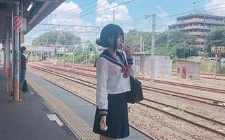 凛子酱的写真与布料的摸索：抚绸衣庄的神奇资源！
