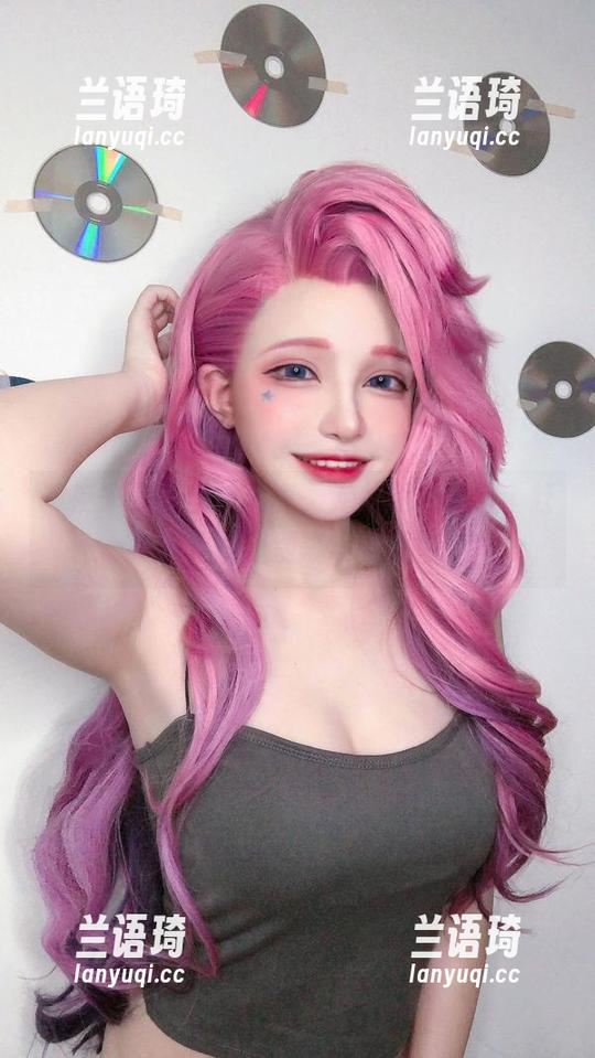 千夜未来的丝袜写真，完美适合收藏，赶紧下载，别等没了哦！