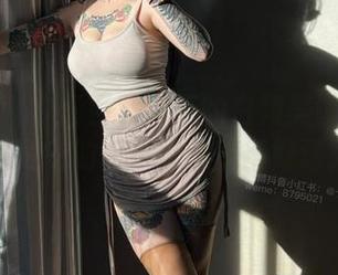 微密圈 – 卡通百科老王的白裙美图太撩人，照片中的微风居然变得好迷人？