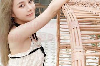 嗲囡囡 – 王婉悠Queen私房原图：护士服下藏着的一身好身材，没想到吧？