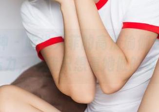 头条女神 – 听说尹菲的高清瑜伽合集能舒缓压力，但我只想看她做的姿势！