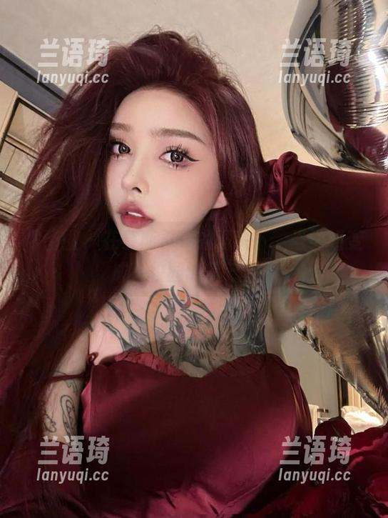 微密圈 - 在奈斯希希的镜头下，当学姐变成了校园的风云人物