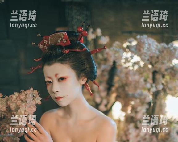 奈汐酱Nice 奈汐酱Nice的蛇年作品,高清得能看清每个细节,太震撼了,我宁可不吃饭也得看!