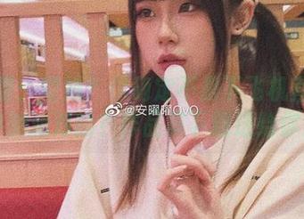 安曜曜：空姐？你确定不是下飞机直接去参加派对的？作品集下载送给你！