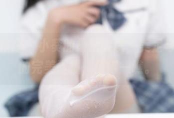 少女秩序 – 小葵的最新尝试，美足与图片的完美碰撞，值得一瞧。