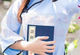 尤果网 – 妮小妖女孩写真合集，翻页的时候有种想跟她聊聊天的冲动。