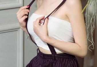 尤果网 – 美图！果果的粉色系列，让我觉得自己也该购买一身……衣服？不如吃点好吃的！